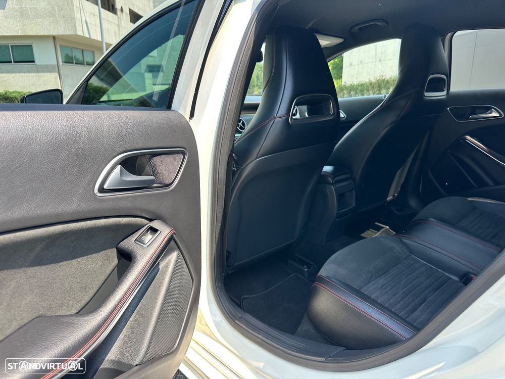 Mercedes-Benz A 180 d AMG Line - 27