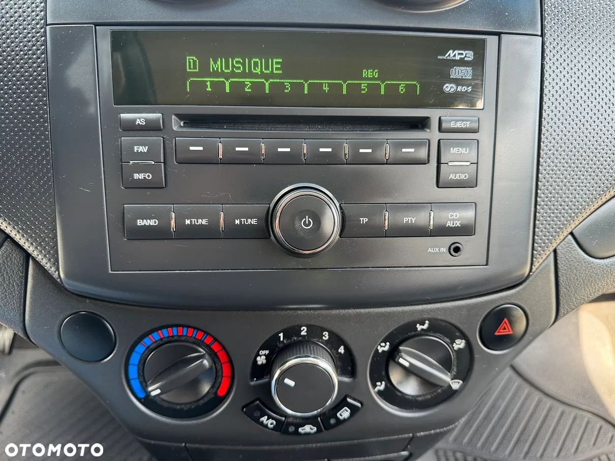 Chevrolet Aveo - 28