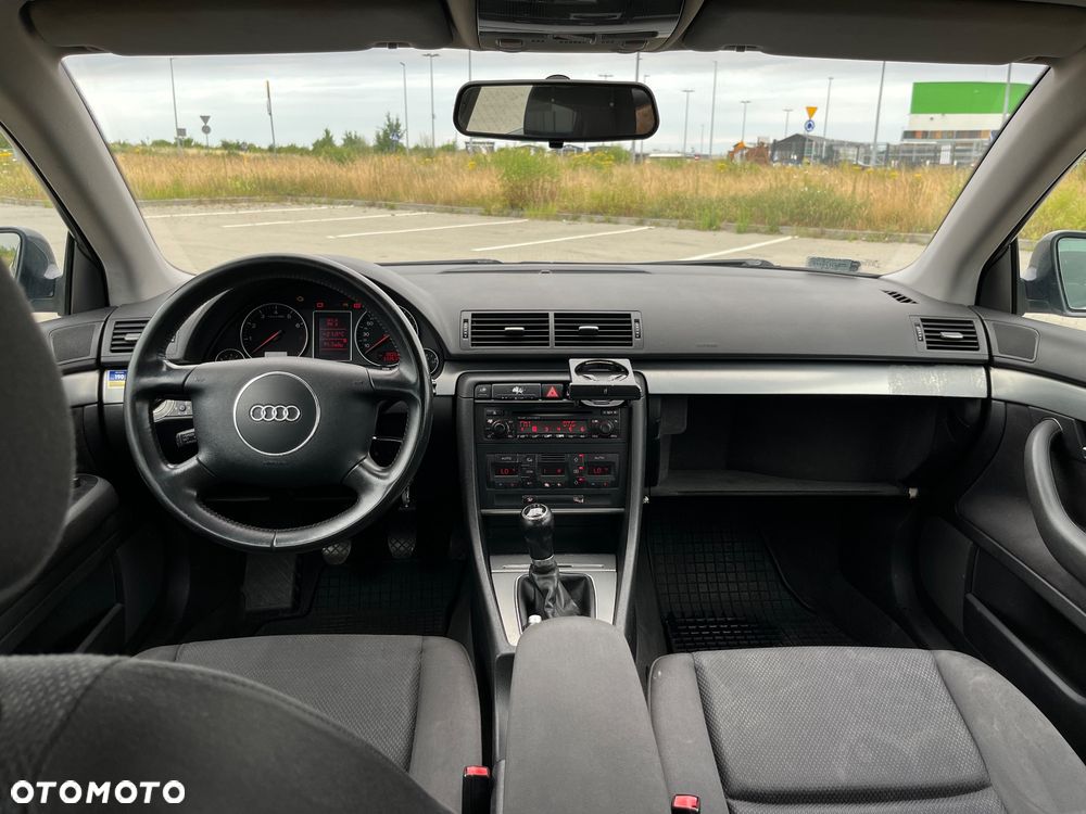 Audi A4 Limousine - 8
