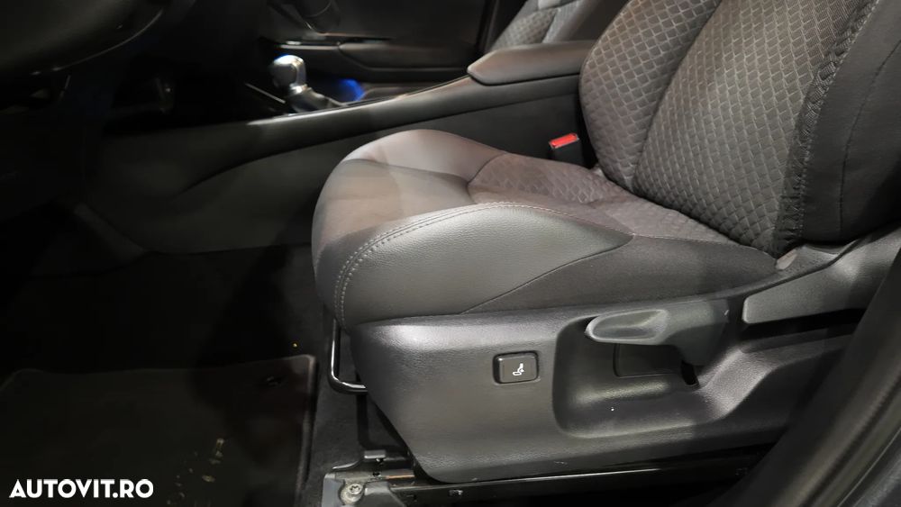 Toyota C-HR 1.8 HSD 122 CP 4x2 CVT C-lassy bi-tone - 11
