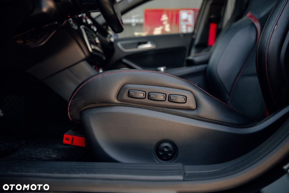 Mercedes-Benz Klasa A AMG 45 4-Matic - 15