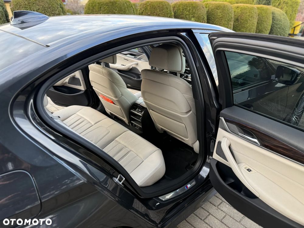 BMW Seria 5 520d xDrive M Sport sport - 22