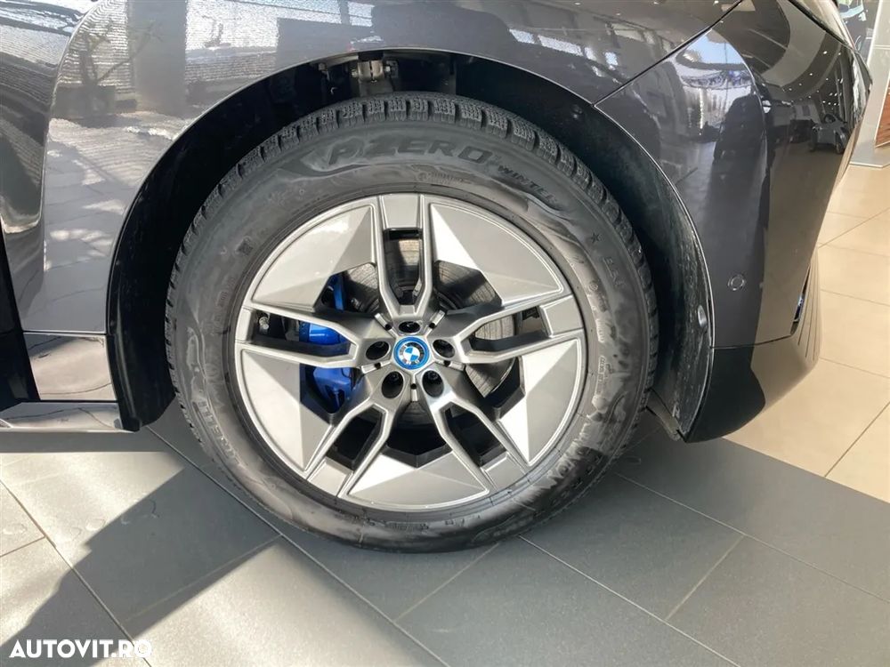 BMW iX xDrive50 - 21