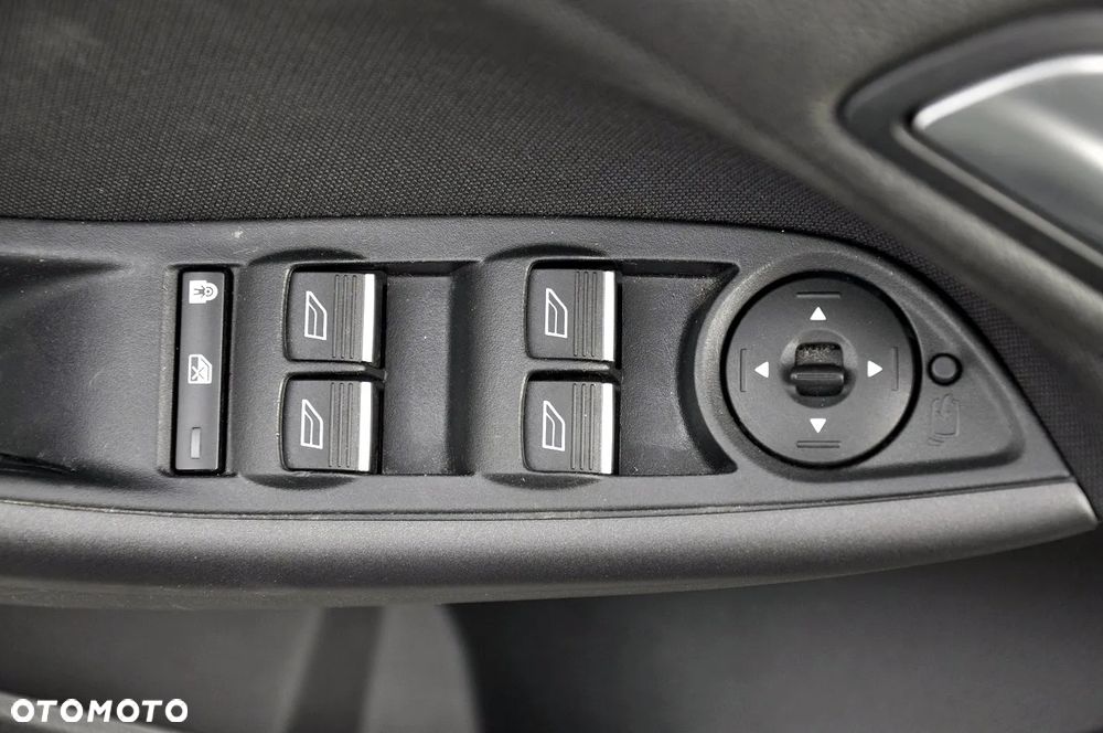 Ford Focus 1.0 EcoBoost Start-Stopp-System ST-LINE STYLE - 30