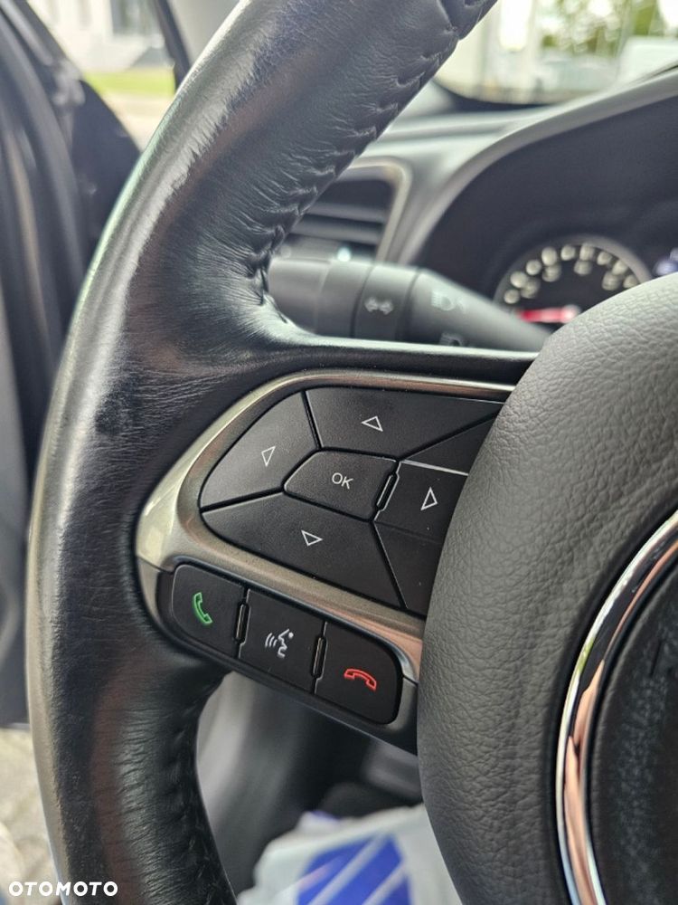 Jeep Renegade - 25