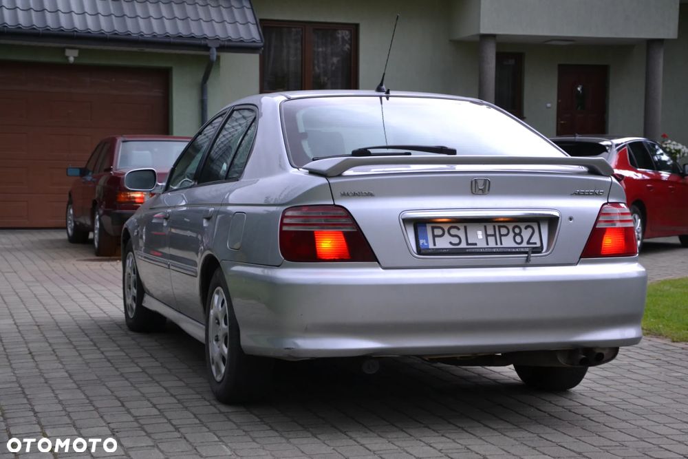 Honda Accord 1.8i LS - 3