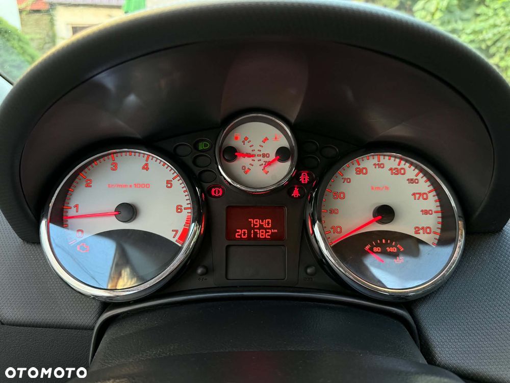Peugeot 207 - 10