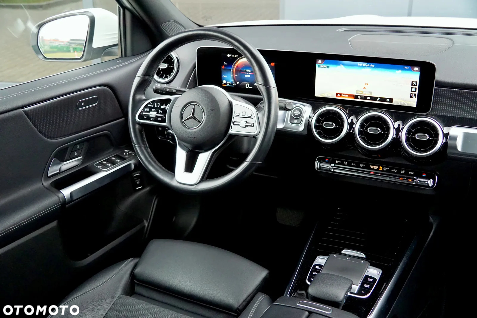 Mercedes-Benz GLB 200 7G-DCT Progressive - 30