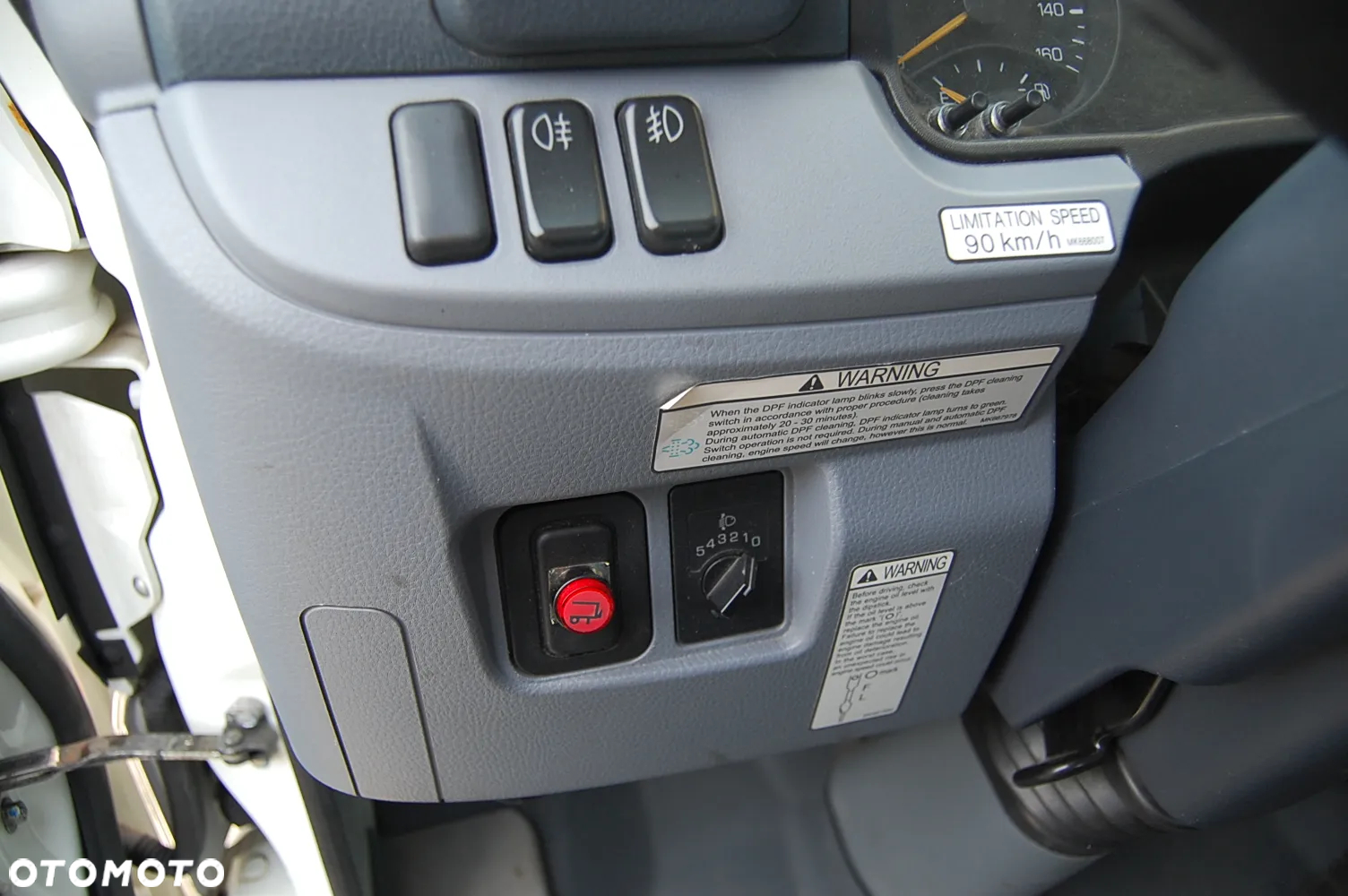 Mitsubishi Fuso Canter - 16