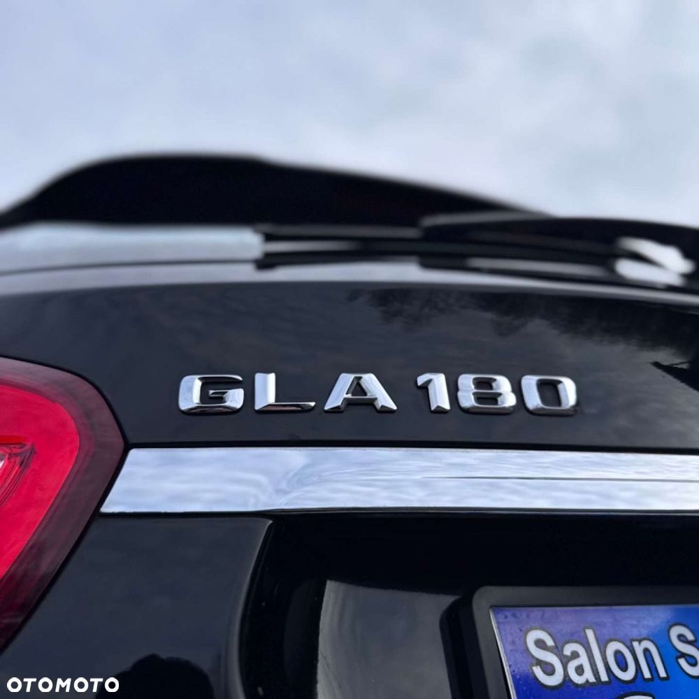 Mercedes-Benz GLA - 9