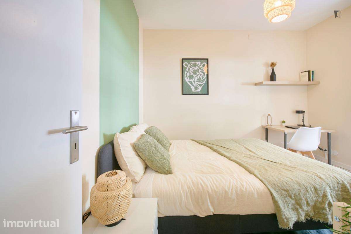 Quarto - localizado em Marquês de Pombal Lisbon - Grande imagem: 2/46