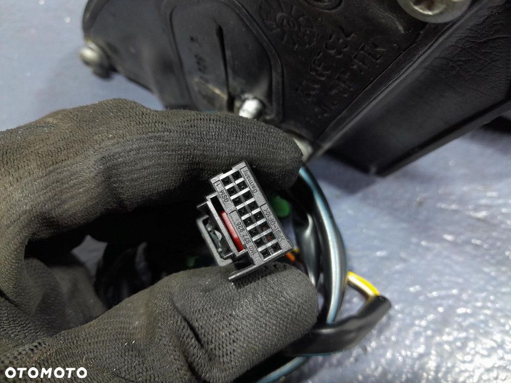 VW PASSAT B6 LUSTERKO PRAWE 6 PIN EU LC5E - 7