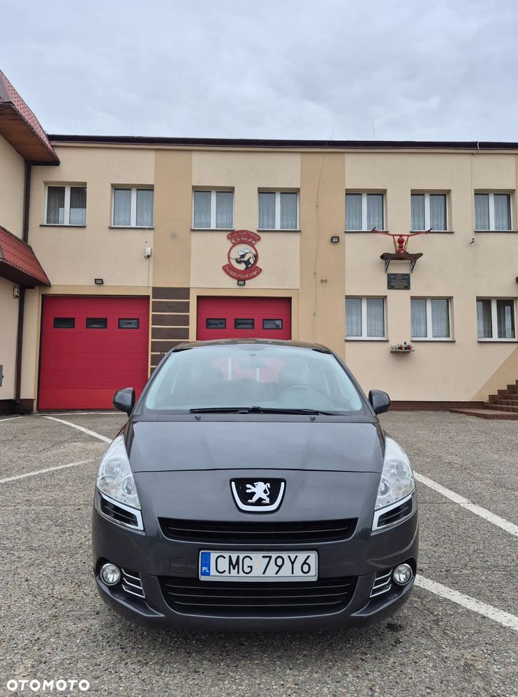 Peugeot 5008 - 8