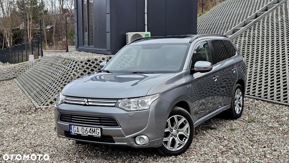 Mitsubishi Outlander 2.0 4WD Plus - 14