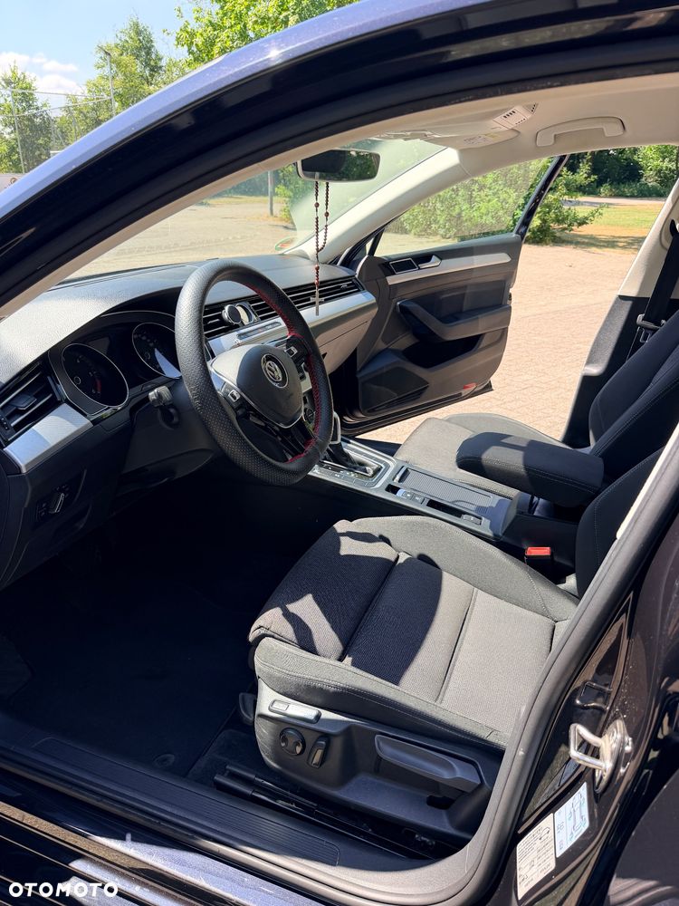 Volkswagen Passat - 7