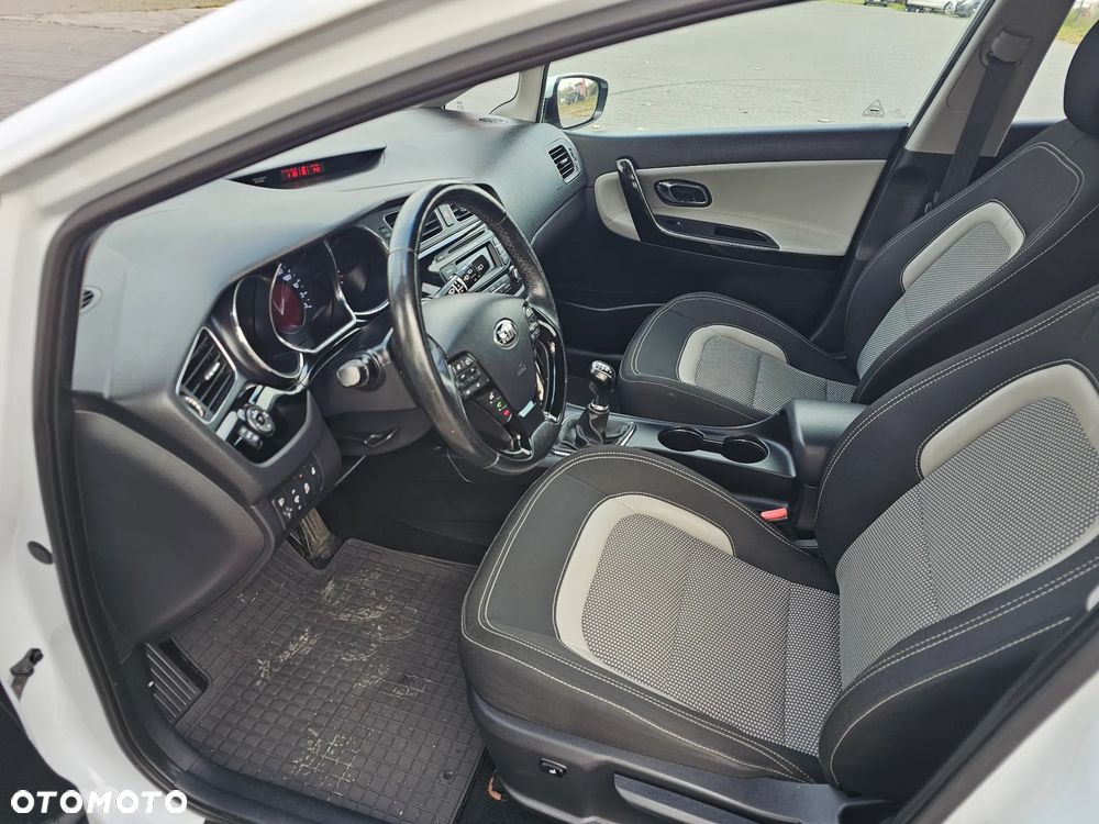 Kia Ceed 1.6 GDI ISG SW Platinum Edition - 14