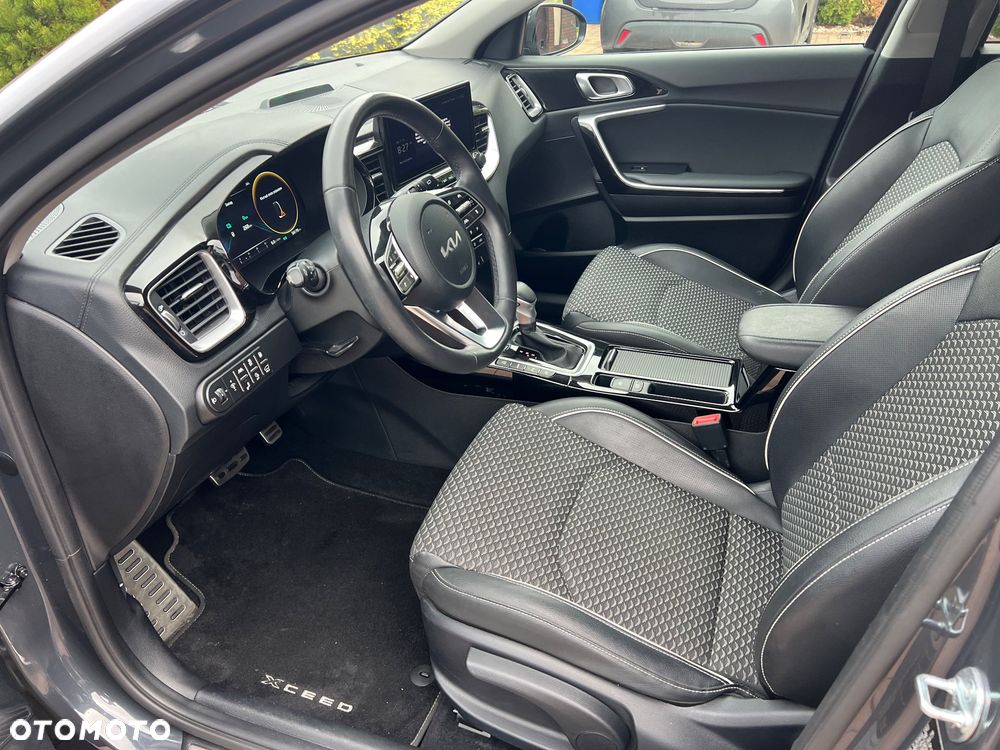 Kia XCeed - 25