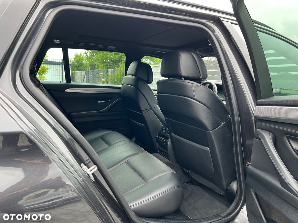 BMW Seria 5 M550d xDrive Touring Sport-Aut - 8
