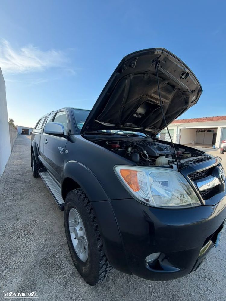 Toyota Hilux - 13