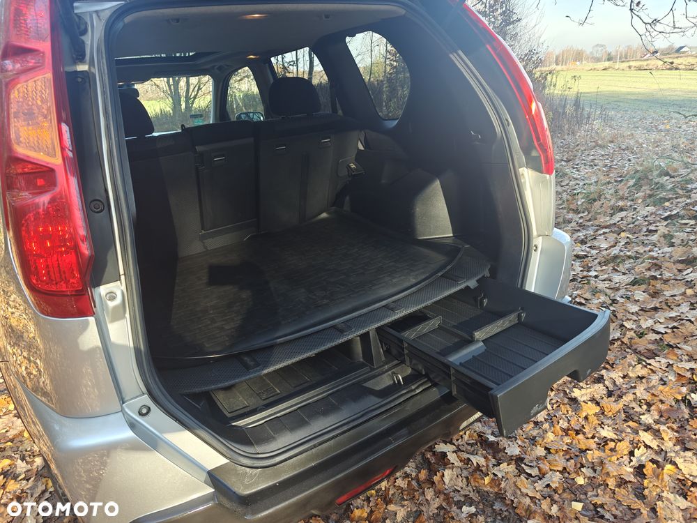 Nissan X-Trail 2.0 dCi 4x4 DPF Platinum - 12