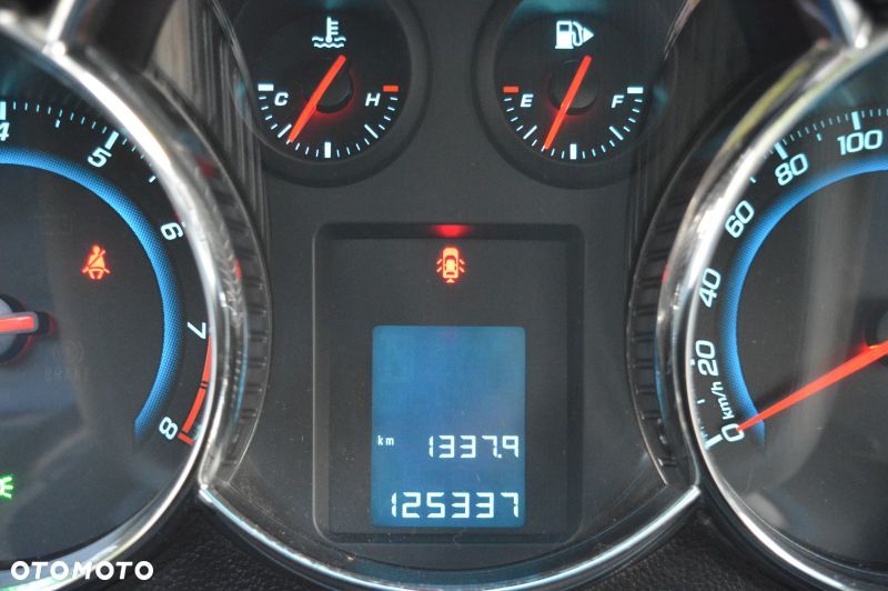 Chevrolet Cruze - 26