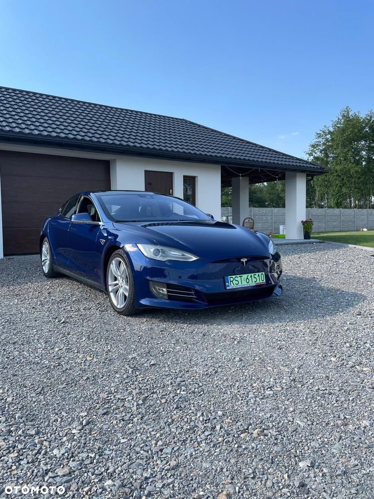 Tesla Model S - 9