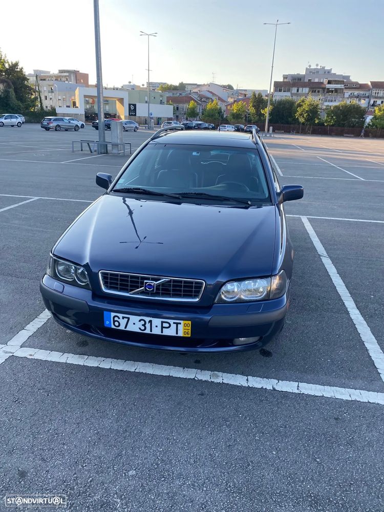 Volvo V40 Cross Country ver-1-9-d-cr - 1