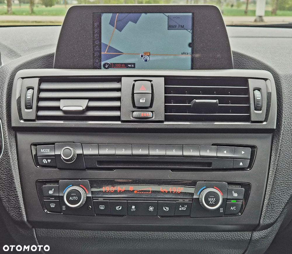 BMW Seria 1 118i Sport Line - 24