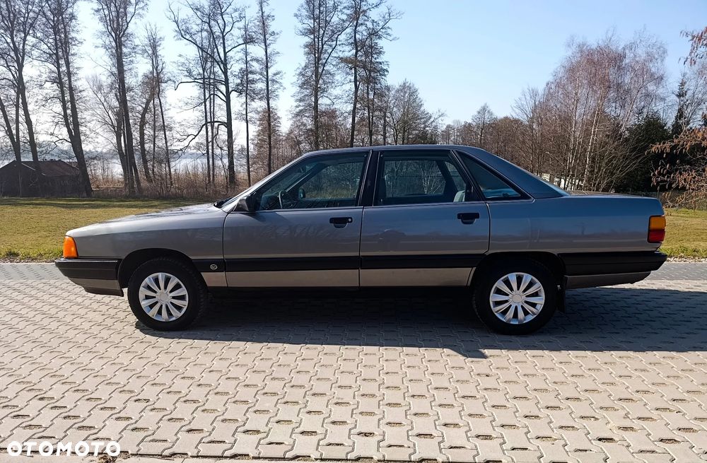 Audi 100 2.0 E - 14