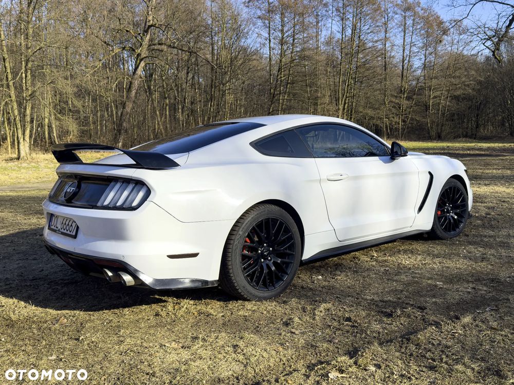 Ford Mustang 5.0 V8 GT - 6