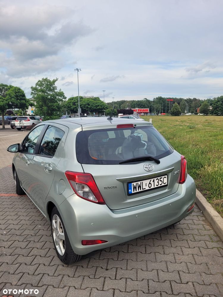 Toyota Yaris 1.33 Premium - 4