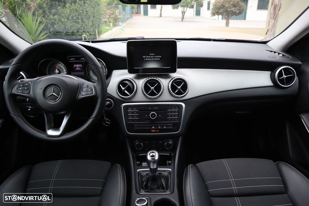 Mercedes-Benz GLA 180 d Urban - 22