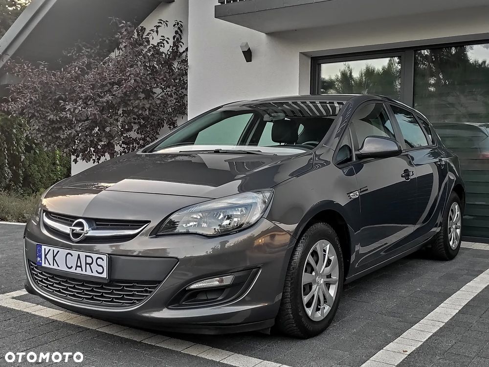 Opel Astra 1.4 T Essentia - 2