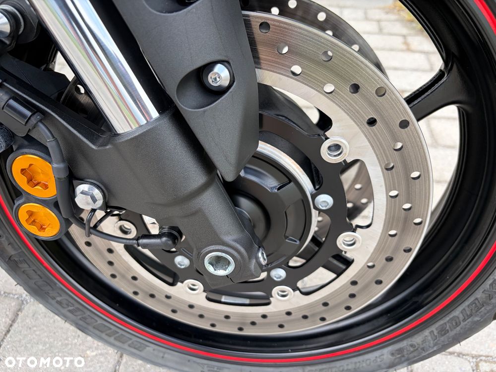Yamaha FZ8 - 14