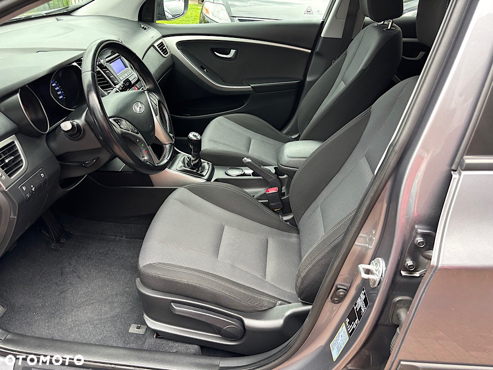 Hyundai i30 1.4 CRDi Premium - 28