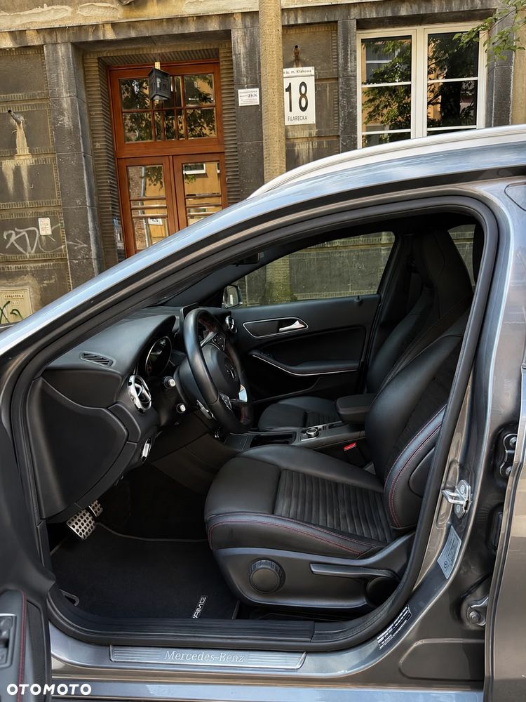 Mercedes-Benz GLA 220 4-Matic AMG Line - 9