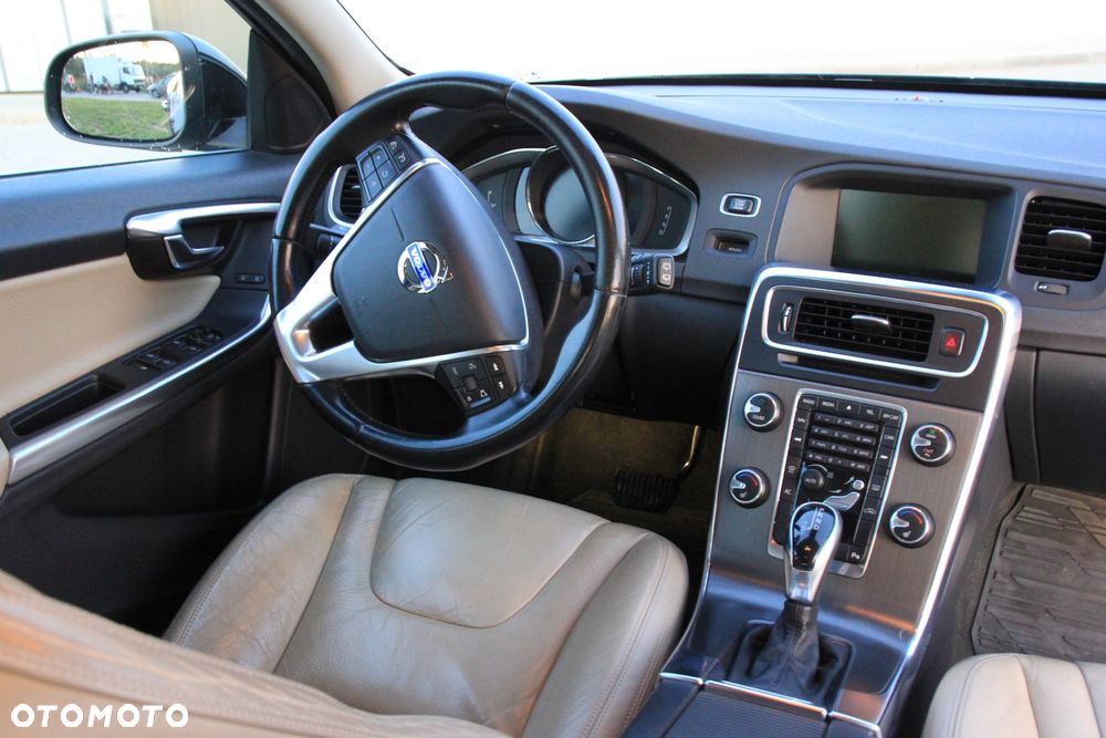 Volvo V60 D4 AWD Summum - 11