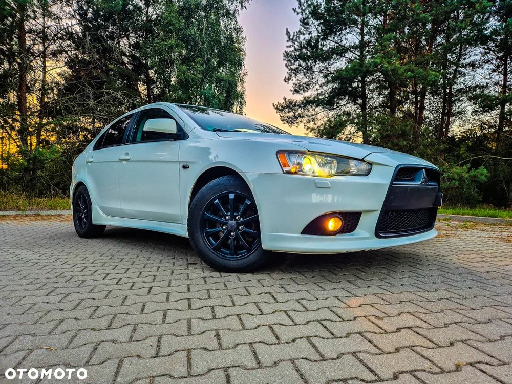 Mitsubishi Lancer 1.6 Invite - 1