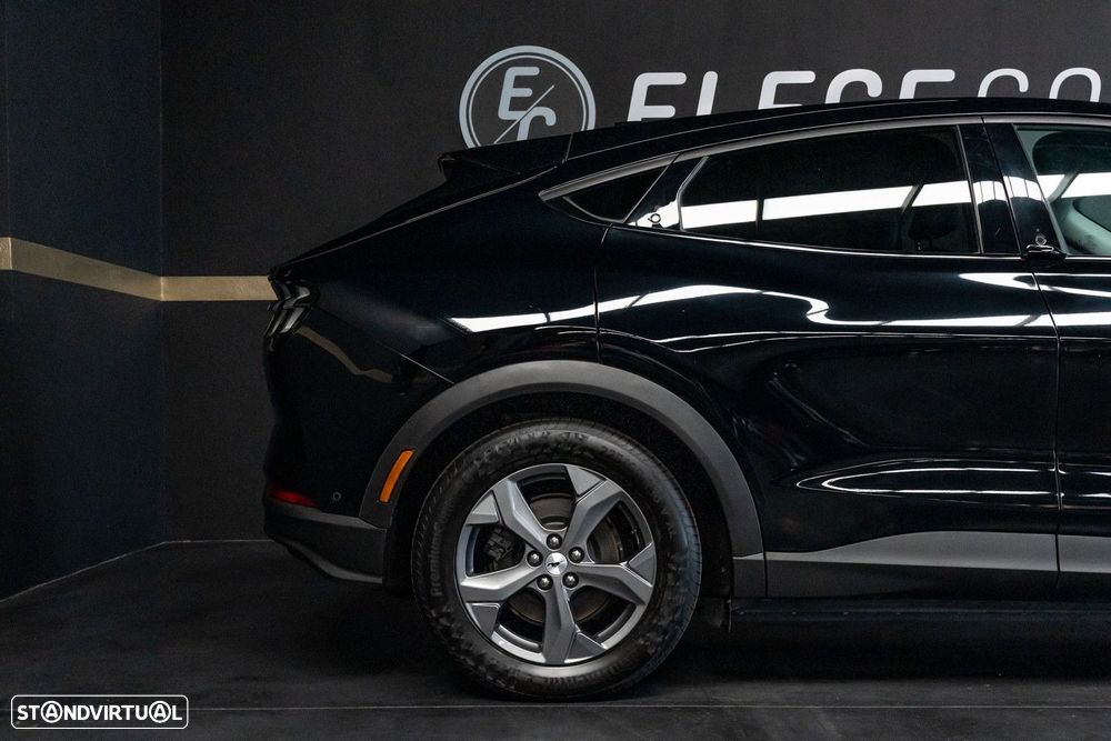 Ford Mustang Mach-E 75.7 kWh Premium AWD - 6