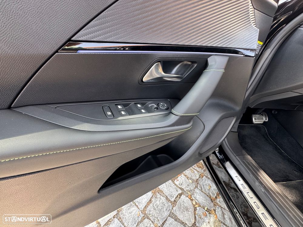Peugeot e-2008 54 kWh GT - 19