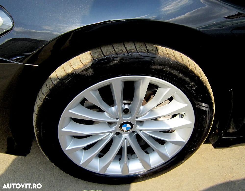 BMW Seria 5 520i Aut. Luxury Line - 30