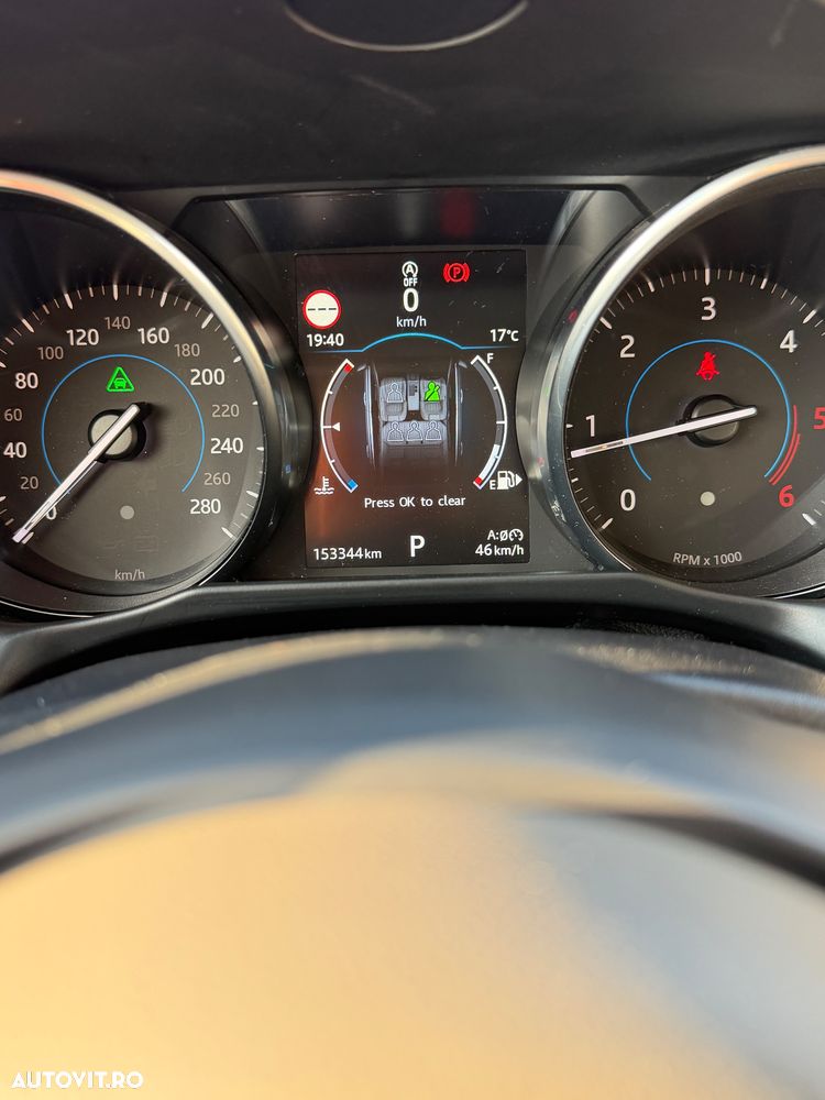 Jaguar XF 20d AWD Portfolio - 7