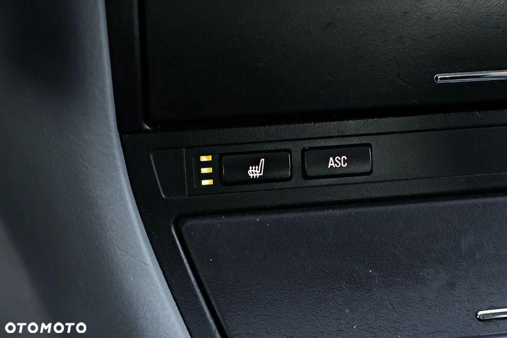 BMW Seria 3 320i - 33