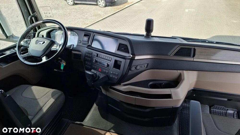 MAN TGX 18.510 / RETARDER / LOW DECK / MEGA / KLIMA POSTOJOWA / NA GWARANCJI 2027 - 27