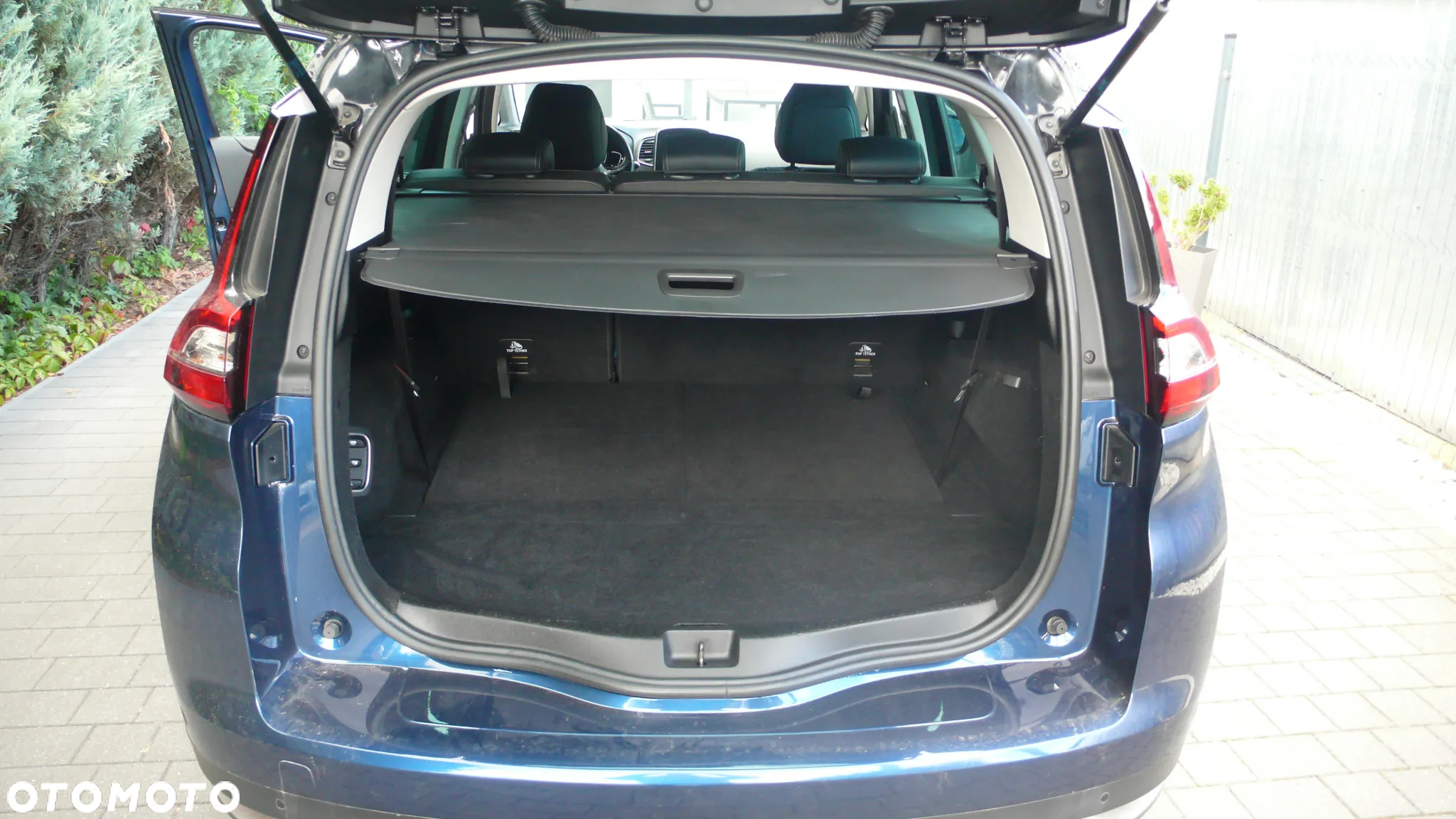 Renault Grand Scenic TCe 140 GPF EDC BLACK EDITION - 16