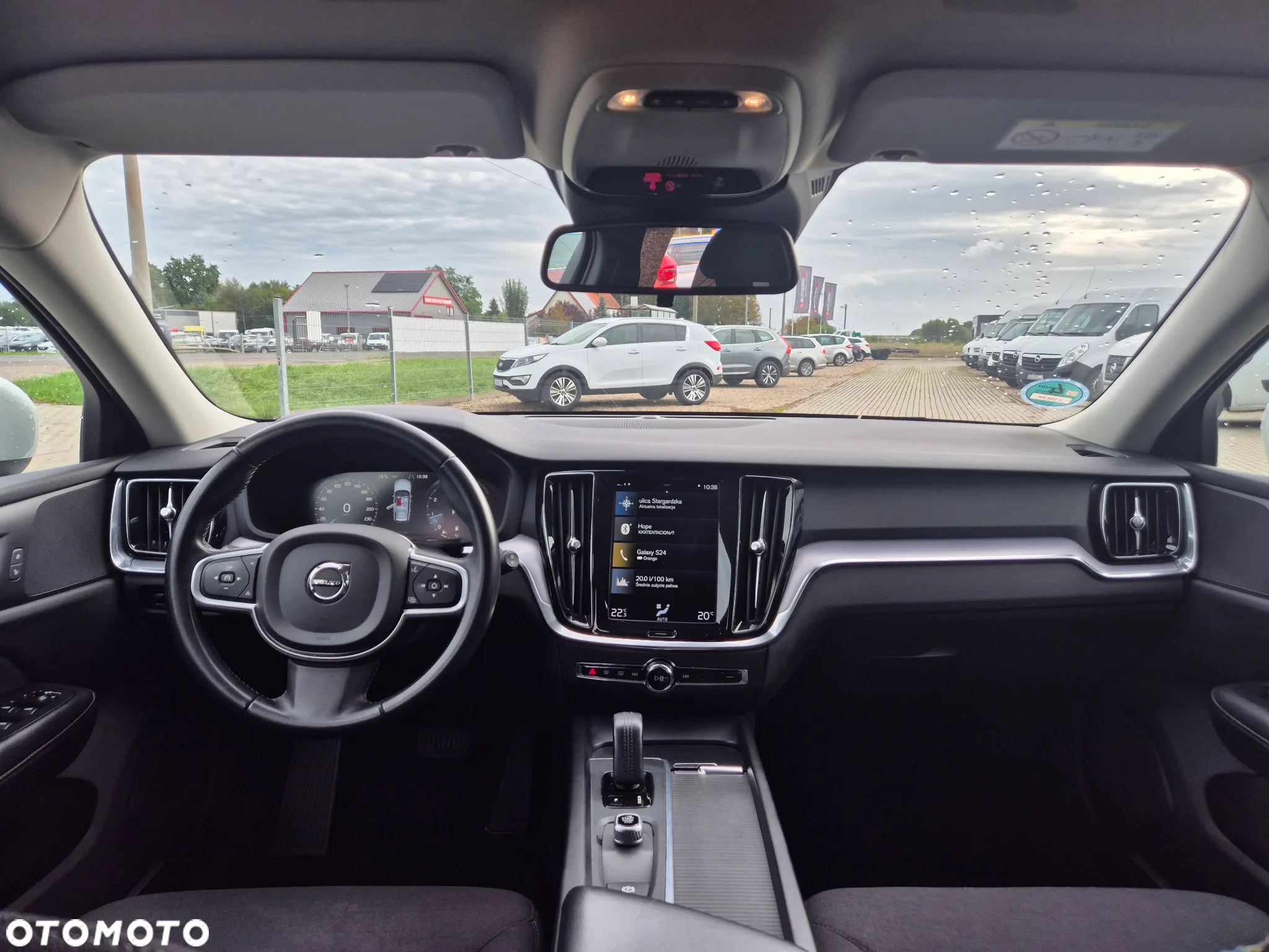 Volvo V60 B3 B DKG Momentum - 19