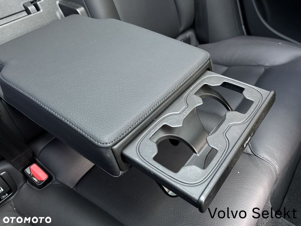 Volvo V90 Cross Country - 13