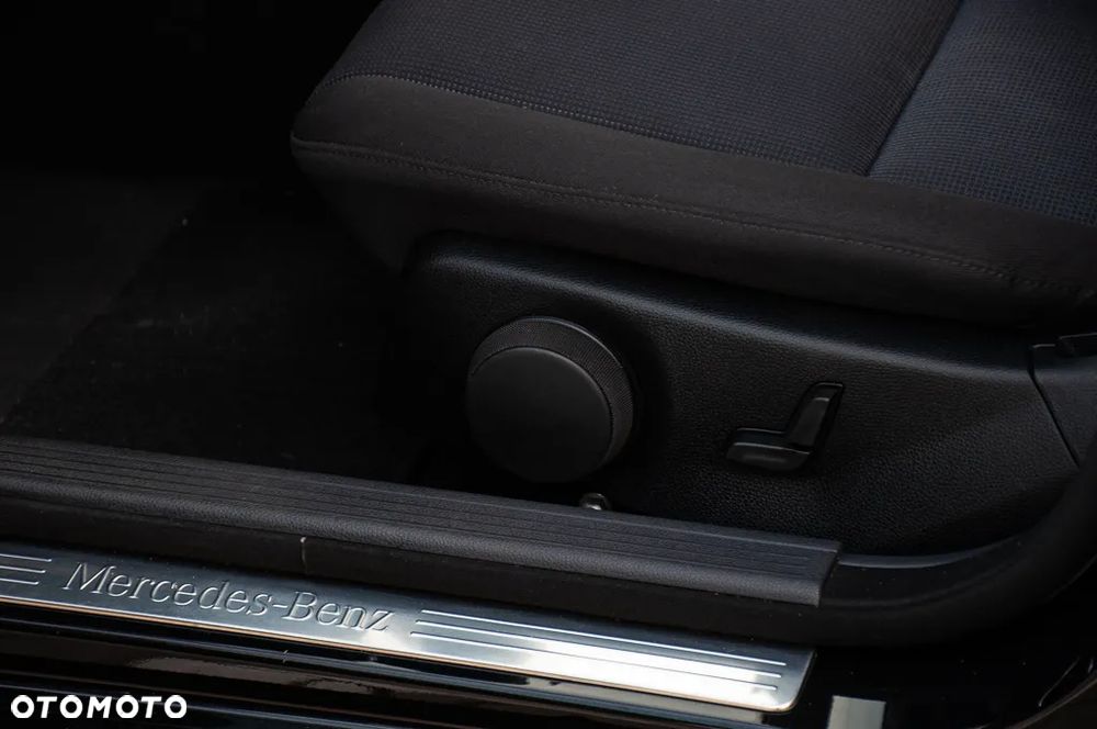 Mercedes-Benz Klasa C 200 Kompressor Classic - 39