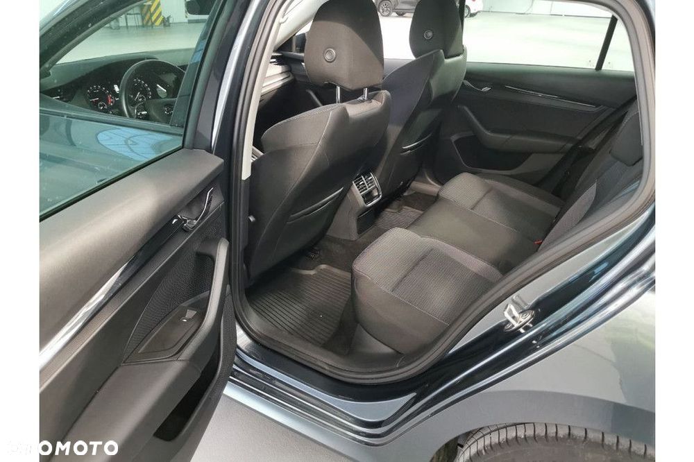 Skoda Octavia 2.0 TDI Ambition DSG - 7