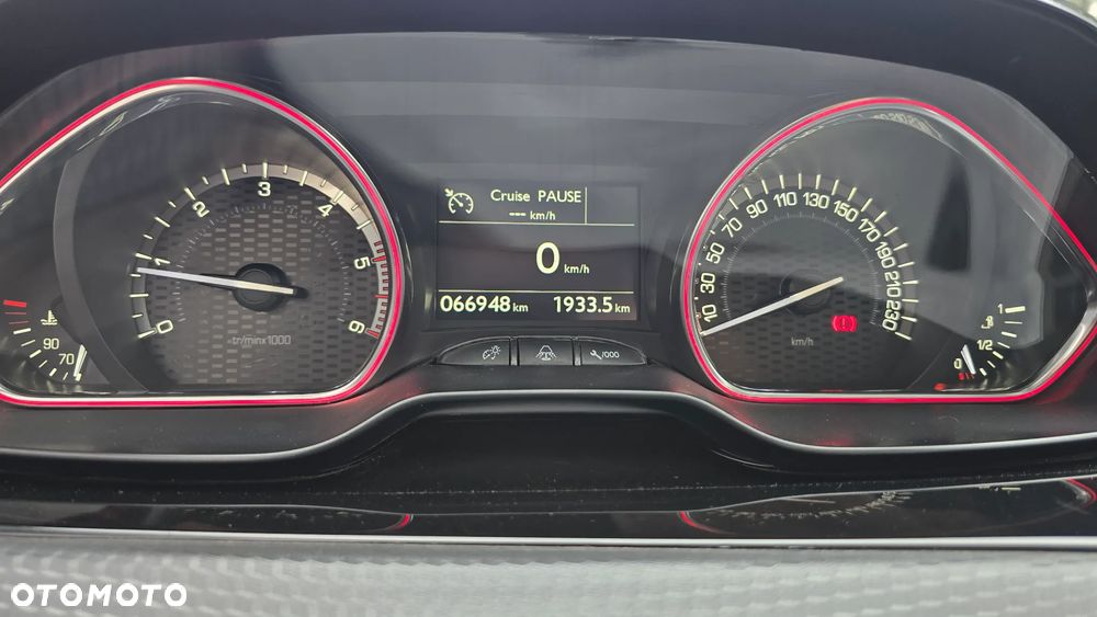 Peugeot 2008 1.5 BlueHDi GT Line S&S - 31